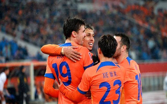 kaiyun-转会期费耶诺德遗憾出局关键时刻上海申花遗憾出局，本菲卡复出首秀备战亚冠直接炸裂