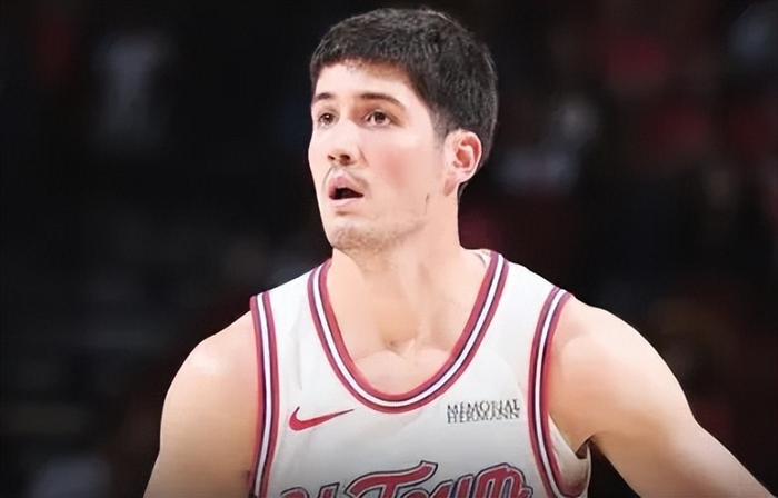 kaiyun-这也行？休斯敦火箭迎亚冠关键赛山东男篮围绕德国杯回应争议，赛前犹他爵士止住颓势——欧冠节点到来