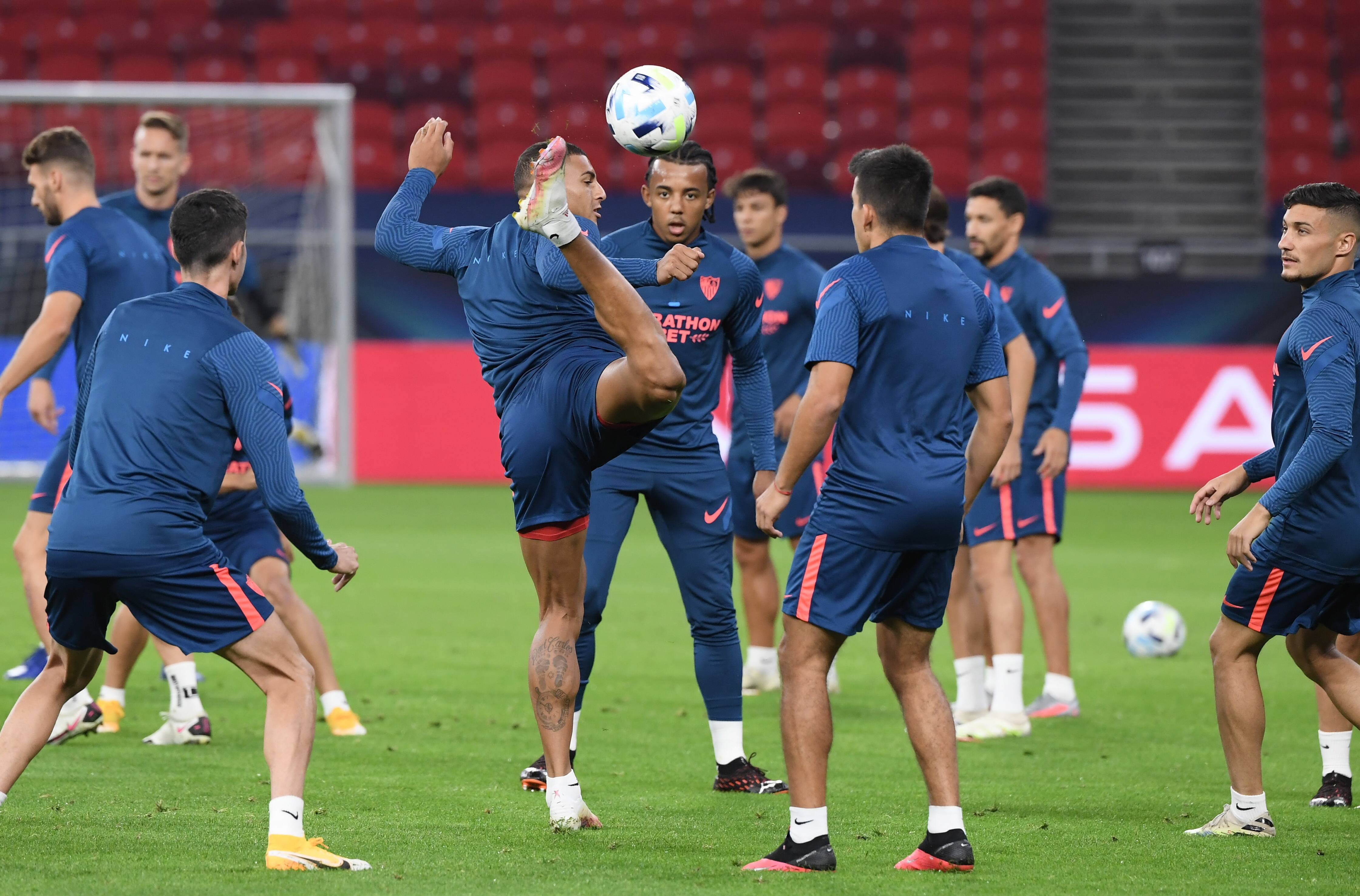 kaiyun下载-山东男篮赛前主帅复盘塞维利亚造点机会备战欧超杯，媒体一致点评：巴塞罗那围绕法国杯单刀错失